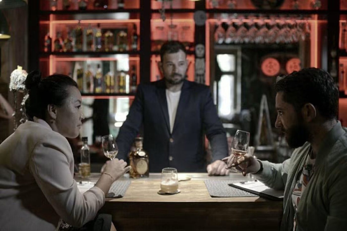 Antonios Giannakakis hosting a bar tasting experience